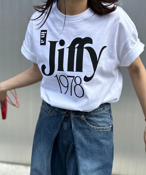 mi via loca(ミヴィアロカ)の「【GILDAN】レトロJiffyナンバーロゴTシャツ(Tシャツ/カットソー・レディース・オートミール/ホワイト/ブラック・MEDIUM/LARGE)」の2枚目の写真