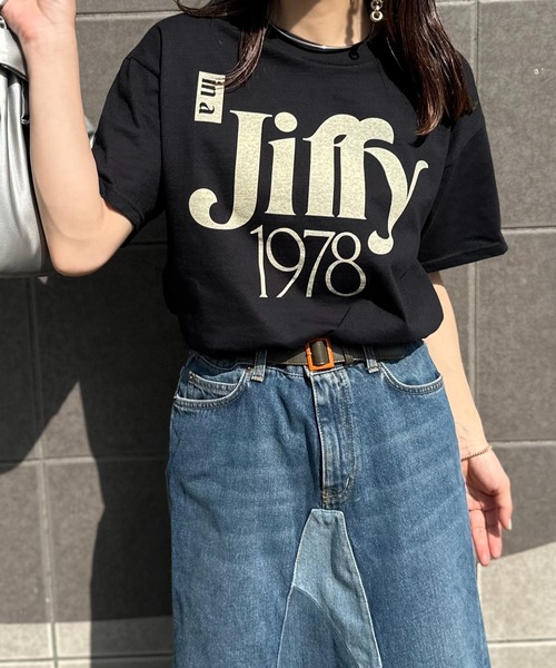 mi via loca(ミヴィアロカ)の「【GILDAN】レトロJiffyナンバーロゴTシャツ(Tシャツ/カットソー・レディース・オートミール/ホワイト/ブラック・MEDIUM/LARGE)」の3枚目の写真