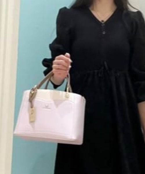 & chouette(アンドシュエット)の「ビジュー付きハンドバッグ(ハンドバッグ・レディース・グレイッシュベージュ/ホワイト/ブラック/ミント/ラベンダー・FREE)」の5枚目の写真