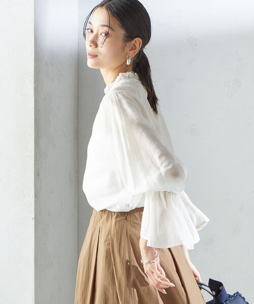 SHIPS(シップス)の「〈手洗い可能〉シルク混 シャイニー フリル スリーブ ブラウス(シャツ/ブラウス・レディース・ホワイト/ブラック/ベージュ・ONE SIZE)」の12枚目の写真
