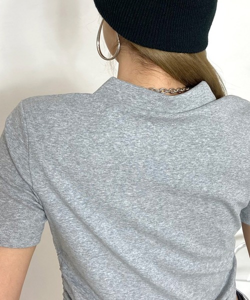 non-hedge(ノンヘッジ)の「サイドドロストジップポロ襟ショート丈トップス(Tシャツ/カットソー・レディース・グレー/オフホワイト/ブラック・FREE)」の22枚目の写真