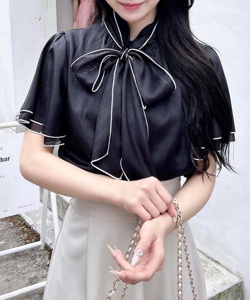 INGNI（イング）の「ラメシアー2Wayリボンフレアスリーブブラウス（シャツ/ブラウス・レディース・ブルー系/ブラック×ホワイト/ホワイト×ブラック/オフホワイト・M）」の17枚目の写真