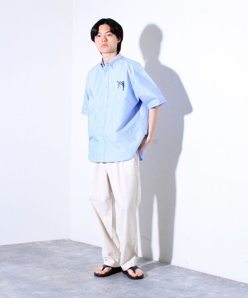 GLOSTER(グロスター)の「【GLOSTER/グロスター】BOY ASTLAD デカ刺繍 ボタンダウン 半袖シャツ(シャツ/ブラウス・メンズ・サックスブルー/ホワイト・S/M/L)」の3枚目の写真