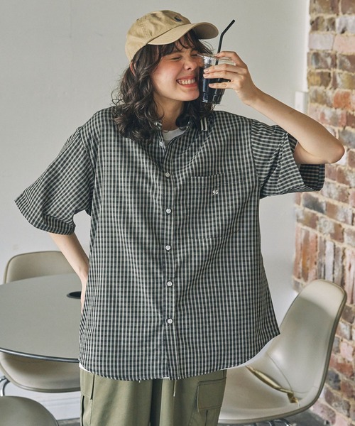 MONO-MART LADY'S（モノマートレディース）の「ナンバリング刺繍 衿リブ ラインデザイン 半袖シャツ（シャツ/ブラウス・レディース・ホワイト/ブラック系/ブラウン系/ネイビー系・FREE）」の15枚目の写真