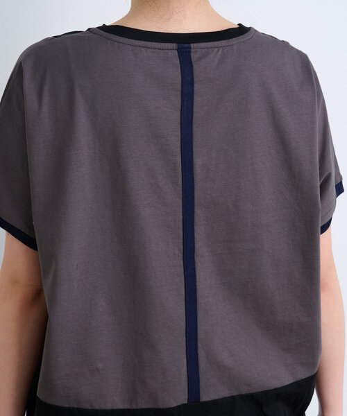 Jena espace merveilleux（ジェナ　エスパスメルヴェイユ）の「【体型カバー／1枚で決まる配色Tシャツ】バックライン配色カットソー（Tシャツ/カットソー・レディース・ブラック/ベージュ/ブルー・FREE）」の14枚目の写真