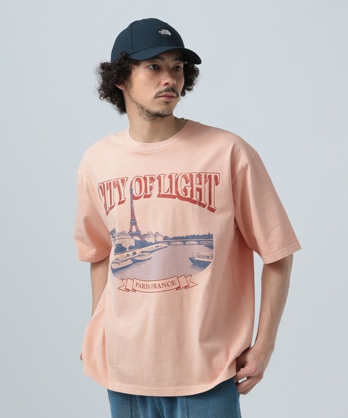 BAYFLOW(ベイフロー)の「ヴィンテージライクプリント半袖Tシャツ(Tシャツ/カットソー・メンズ・ピンク/ブルー/オフホワイト/ブラック・MEDIUM/LARGE)」の4枚目の写真