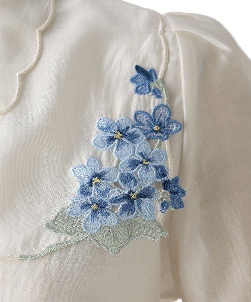 an another angelus(アンアナザーアンジェラス)の「ヴァイオレット刺繍ヨークシャツ/ fint フィント(シャツ/ブラウス・レディース・ホワイト×ブルー/ホワイト×パープル・FREE)」の18枚目の写真