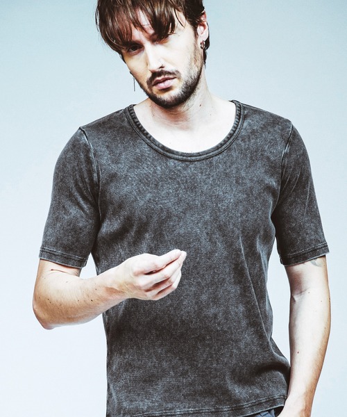 NO ID.（ノーアイディ）の「【NO ID.】Fraise U-Neck T-Shirt / フライス Uネック Tシャツ（Tシャツ/カットソー・メンズ・グレー/ブラック/ホワイト・1/2）」の2枚目の写真