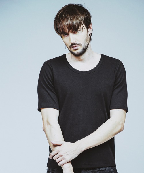 NO ID.（ノーアイディ）の「【NO ID.】Fraise U-Neck T-Shirt / フライス Uネック Tシャツ（Tシャツ/カットソー・メンズ・グレー/ブラック/ホワイト・1/2）」の5枚目の写真