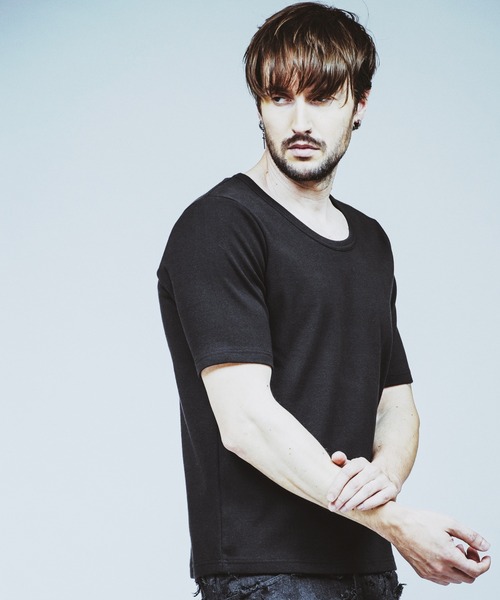 NO ID.（ノーアイディ）の「【NO ID.】Fraise U-Neck T-Shirt / フライス Uネック Tシャツ（Tシャツ/カットソー・メンズ・グレー/ブラック/ホワイト・1/2）」の7枚目の写真