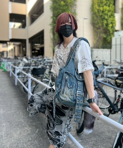 REFLEM【レフレム】スタッズ付きダメージデニムハーフパンツ　Black REFLEM/レフレム』スタッズ付きダメージデニムハーフパンツ