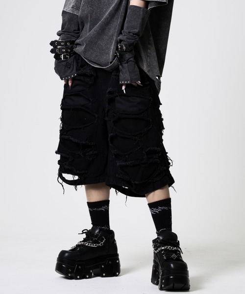 『REFLEM/レフレム』スタッズ付きダメージデニムハーフパンツ　値下げ可能 REFLEM/レフレム』スタッズ付きダメージデニムハーフパンツ（デニム