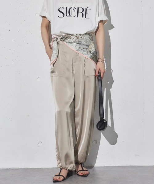 Doux archives（ドゥアルシーヴ）の「サテンパラシュートパンツ（その他パンツ・レディース・チャコールグレー/オフホワイト/グレイッシュベージュ・FREE）」の3枚目の写真