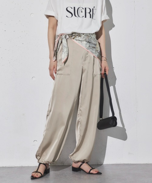 Doux archives（ドゥアルシーヴ）の「サテンパラシュートパンツ（その他パンツ・レディース・チャコールグレー/オフホワイト/グレイッシュベージュ・FREE）」の13枚目の写真