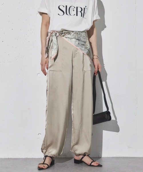 Doux archives（ドゥアルシーヴ）の「サテンパラシュートパンツ（その他パンツ・レディース・チャコールグレー/オフホワイト/グレイッシュベージュ・FREE）」の15枚目の写真