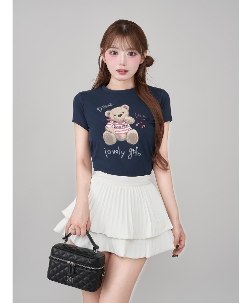 可愛いクリスマスツリーやギフトが！ イラストDベアTシャツ（Tシャツ/カットソー）｜Darich トップス