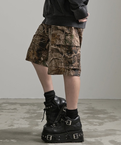 SILVER BULLET(シルバーバレット)の「『SILVER BULLET SELECT AP/シルバーバレットセレクト』ツイル総柄カーゴショーツ【Z】(カーゴパンツ・メンズ・リアルツリーカモ・S/M)」の2枚目の写真
