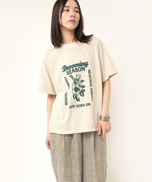 RNA-N(アールエヌエーエヌ)の「M2498 フラワープリントピグメントT(Tシャツ/カットソー・レディース・ベージュ/パープル/ピンク・FREE)」の19枚目の写真