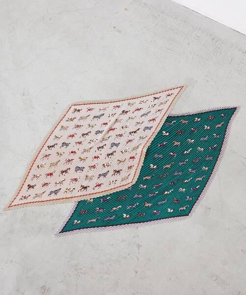 le.coeur blanc（ルクールブラン）の「《WEB限定アイテム》ホースプリントプリーツスカーフ（バンダナ/スカーフ・レディース・ベージュ/グリーン・FREE）」の14枚目の写真