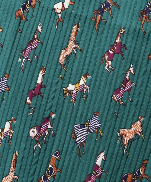 le.coeur blanc（ルクールブラン）の「《WEB限定アイテム》ホースプリントプリーツスカーフ（バンダナ/スカーフ・レディース・ベージュ/グリーン・FREE）」の16枚目の写真