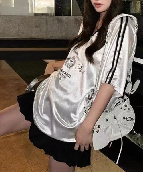 FreeZone(フリーゾーン)の「光沢サテンロゴスポーティTシャツ(Tシャツ/カットソー・メンズ・ブラック/ホワイト・F)」の9枚目の写真