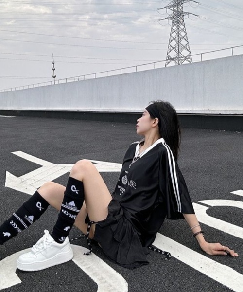 FreeZone(フリーゾーン)の「光沢サテンロゴスポーティTシャツ(Tシャツ/カットソー・メンズ・ブラック/ホワイト・F)」の22枚目の写真