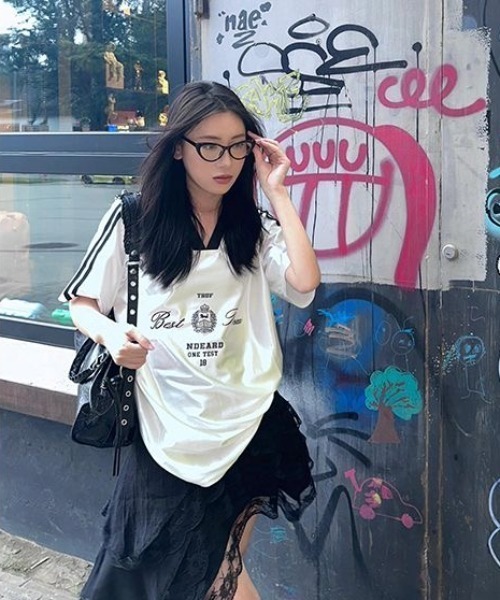 FreeZone(フリーゾーン)の「光沢サテンロゴスポーティTシャツ(Tシャツ/カットソー・メンズ・ブラック/ホワイト・F)」の11枚目の写真