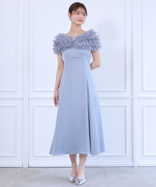 美品 And Couture グレー結婚式お呼ばれドレス 刺繍入りケープ付き 美品 And Couture グレー結婚式お呼ばれドレス 刺繍入りケープ