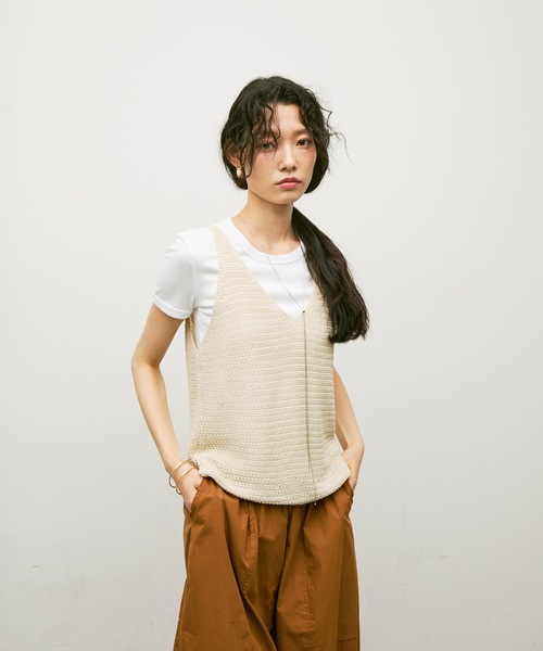 Lutim by u（ルチバイユー）の「Soft gauge knit vest / ソフトゲージニットベスト（ベスト・レディース・キャメル/ブラック/ナチュラル・FREE）」の13枚目の写真