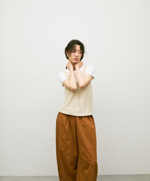 Lutim by u（ルチバイユー）の「Soft gauge knit vest / ソフトゲージニットベスト（ベスト・レディース・キャメル/ブラック/ナチュラル・FREE）」の22枚目の写真