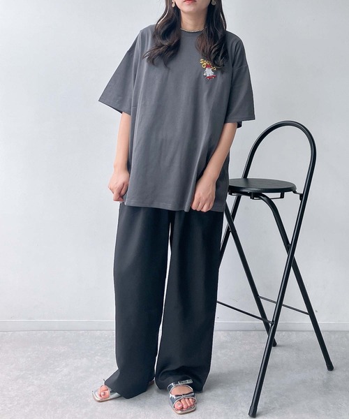 AS KNOW AS plus(アズノゥアズプラス)の「●ワンポイントロゴ刺繍 キャラクターアソートデザイン ビッグサイズ半袖Tシャツ(サメ・モンスター・おばけ)(Tシャツ/カットソー・レディース・チャコールグレー/オフホワイト/オートミール・FREE)」の18枚目の写真
