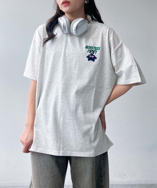 AS KNOW AS plus(アズノゥアズプラス)の「●ワンポイントロゴ刺繍 キャラクターアソートデザイン ビッグサイズ半袖Tシャツ(サメ・モンスター・おばけ)(Tシャツ/カットソー・レディース・チャコールグレー/オフホワイト/オートミール・FREE)」の20枚目の写真