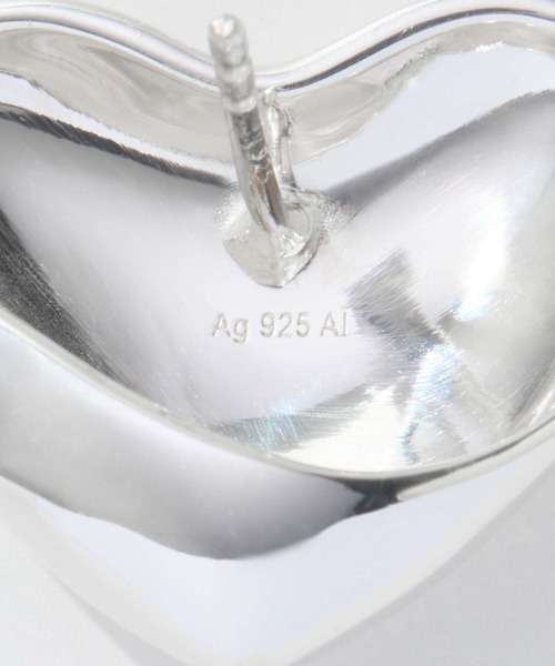 ANNIKA INEZ（アニカイネズ）の「ANNIKA INEZ Voluptuous Heart Earrings, Sml アニカ イネズ ハート ピアス スモール（ピアス（両耳用）・レディース・シルバー・FREE）」の4枚目の写真
