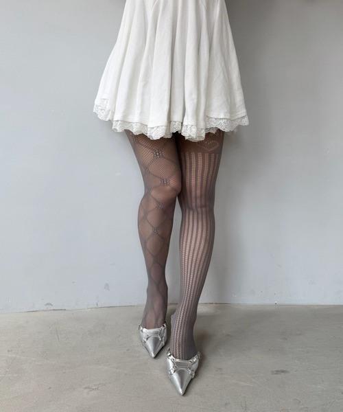 SANSeLF（サンセルフ）の「【SANSeLF】 ジャカードメッシュタイツ フラワー ハート柄 ワンポイントシアー ストッキング saa25a008（タイツ/ストッキング・レディース・ホワイト/ブラウン/グレー・FREE）」の3枚目の写真
