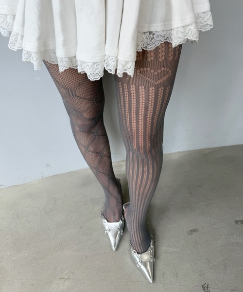 SANSeLF（サンセルフ）の「【SANSeLF】 ジャカードメッシュタイツ フラワー ハート柄 ワンポイントシアー ストッキング saa25a008（タイツ/ストッキング・レディース・ホワイト/ブラウン/グレー・FREE）」の4枚目の写真