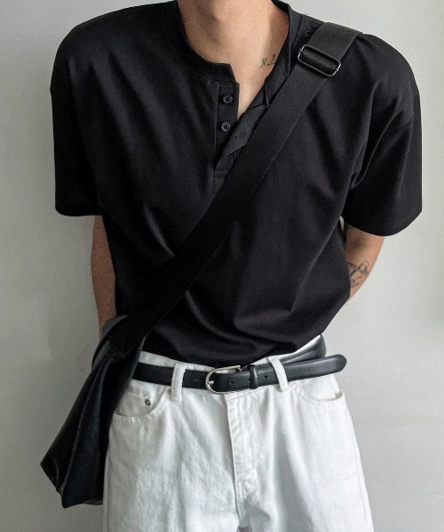COSYHARU（コシハル）の「ヘンリーネックポンチ半袖Tシャツ（Tシャツ/カットソー・メンズ・ブルー/ダークブラウン/ホワイト/ブラック/ネイビー・LARGE/X-LARGE）」の7枚目の写真
