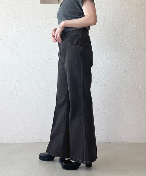 apres jour(アプレジュール)の「センタープレスフレアデニム(デニムパンツ・レディース・ブラック/インディゴブルー・X-LARGE/MEDIUM)」の5枚目の写真