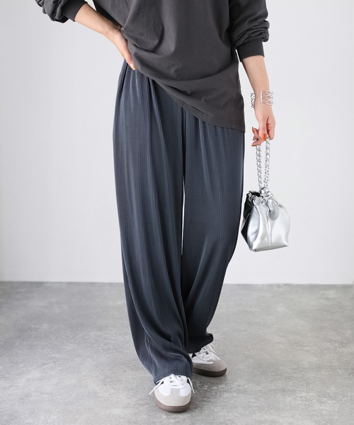 Riberry（リベリー）の「ストライププリーツイージーパンツ（その他パンツ・レディース・グレー/チャコールグレー/ベージュ・MEDIUM）」の4枚目の写真