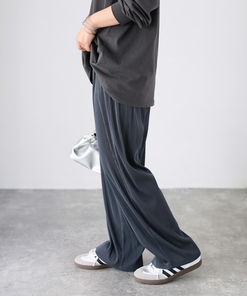 Riberry（リベリー）の「ストライププリーツイージーパンツ（その他パンツ・レディース・グレー/チャコールグレー/ベージュ・MEDIUM）」の16枚目の写真