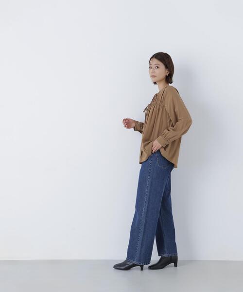 NATURAL BEAUTY BASIC(ナチュラルビューティーベーシック)の「リボンギャザーブラウス(シャツ/ブラウス・レディース・オフホワイト/ブルー/キャメル・SMALL/MEDIUM)」の20枚目の写真