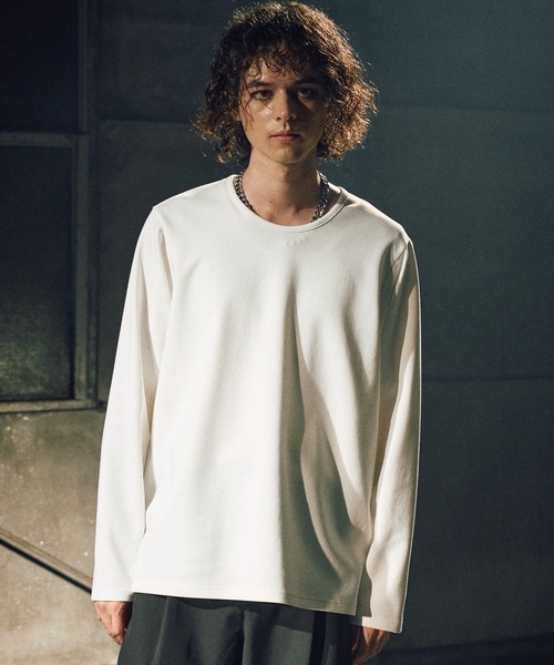 CASPER JOHN（キャスパージョン）の「Drape U-neck cut-sew/ドレープUネックカットソー（Tシャツ/カットソー・メンズ・ブラック/レッド/ホワイト/グレー/チャコールグレー/ブルー・X-SMALL/SMALL/MEDIUM/LARGE）」の8枚目の写真