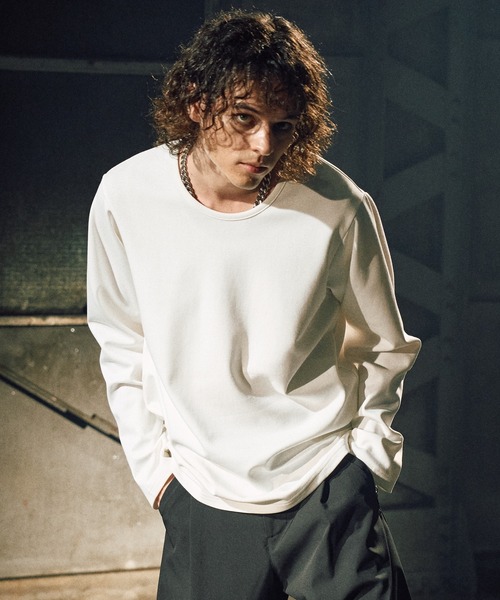 CASPER JOHN（キャスパージョン）の「Drape U-neck cut-sew/ドレープUネックカットソー（Tシャツ/カットソー・メンズ・ブラック/レッド/ホワイト/グレー/チャコールグレー/ブルー・X-SMALL/SMALL/MEDIUM/LARGE）」の7枚目の写真