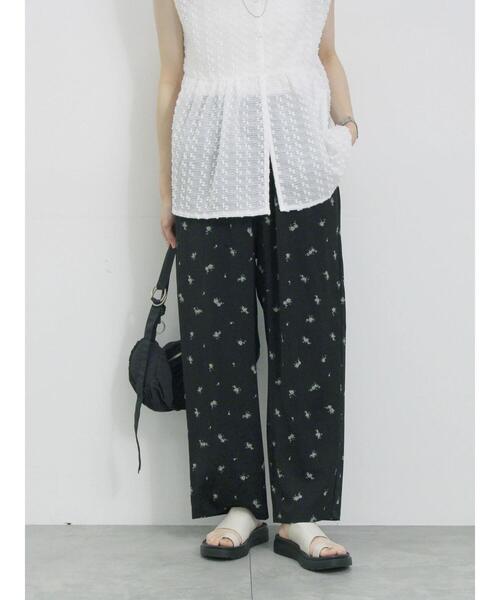 Samansa Mos2 blue（サマンサモスモスブルー）の「花柄イージーパンツ（その他パンツ・レディース・ネイビー/ブラック/ブラウン・F）」の2枚目の写真