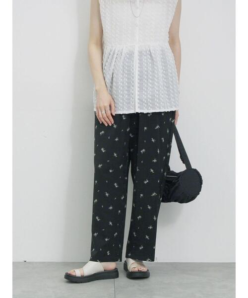 Samansa Mos2 blue（サマンサモスモスブルー）の「花柄イージーパンツ（その他パンツ・レディース・ネイビー/ブラック/ブラウン・F）」の8枚目の写真