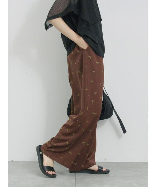 Samansa Mos2 blue（サマンサモスモスブルー）の「花柄イージーパンツ（その他パンツ・レディース・ネイビー/ブラック/ブラウン・F）」の11枚目の写真