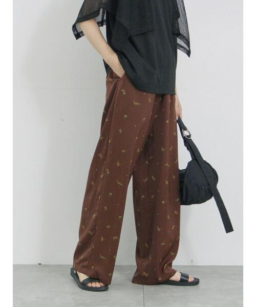 Samansa Mos2 blue（サマンサモスモスブルー）の「花柄イージーパンツ（その他パンツ・レディース・ネイビー/ブラック/ブラウン・F）」の13枚目の写真