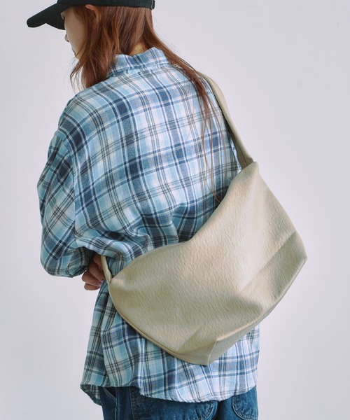 BLANK　（ブランク）の「faux leather bag / フェイクレザー バッグ（ショルダーバッグ・レディース・アイボリー/ブラウン・FREE）」の3枚目の写真