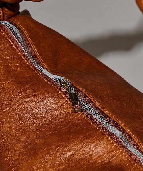 BLANK　（ブランク）の「faux leather bag / フェイクレザー バッグ（ショルダーバッグ・レディース・アイボリー/ブラウン・FREE）」の10枚目の写真