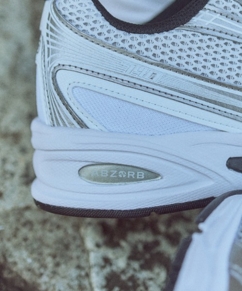 NEW BALANCE(ニューバランス)の「U740NW2 740v2(スニーカー・メンズ・グレー・22.0cm/22.5cm/23.0cm/23.5cm/24.0cm/24.5cm/25.0cm/25.5cm/26.0cm/26.5cm/27.0cm/27.5cm/28.0cm/28.5cm/29.0cm/30.0cm)」の4枚目の写真