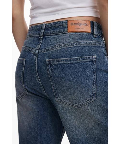 Desigual（デシグアル）の「刺繍ミラーディテールデニムキュロット（デニムパンツ・レディース・ブルー・38/40/44/34/36/42）」の3枚目の写真